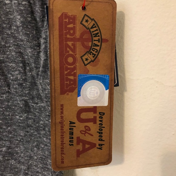 Arizona Wildcats T-Shirt - Picture 2 of 2